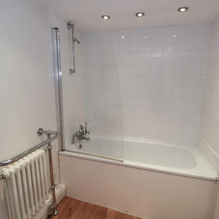 Cloverdale Cottage,